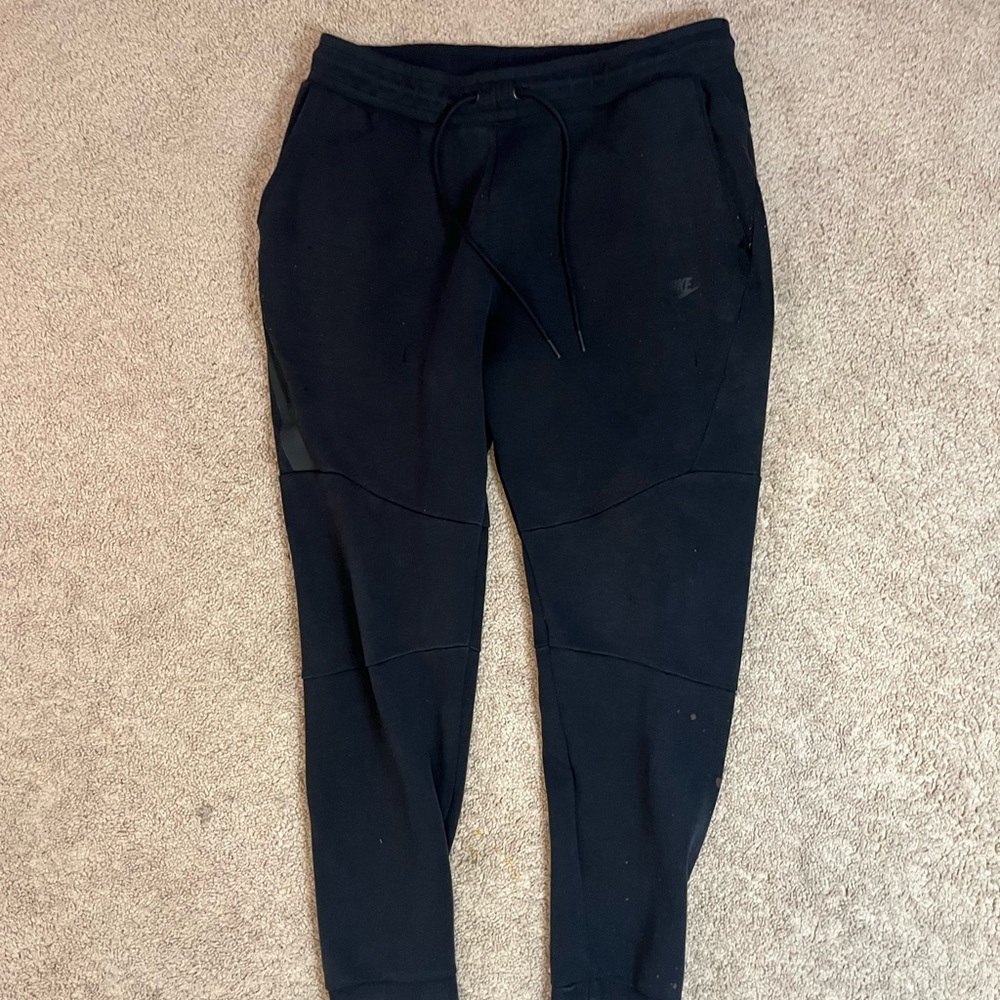 Black Nike Tech Fleece Pants (L)